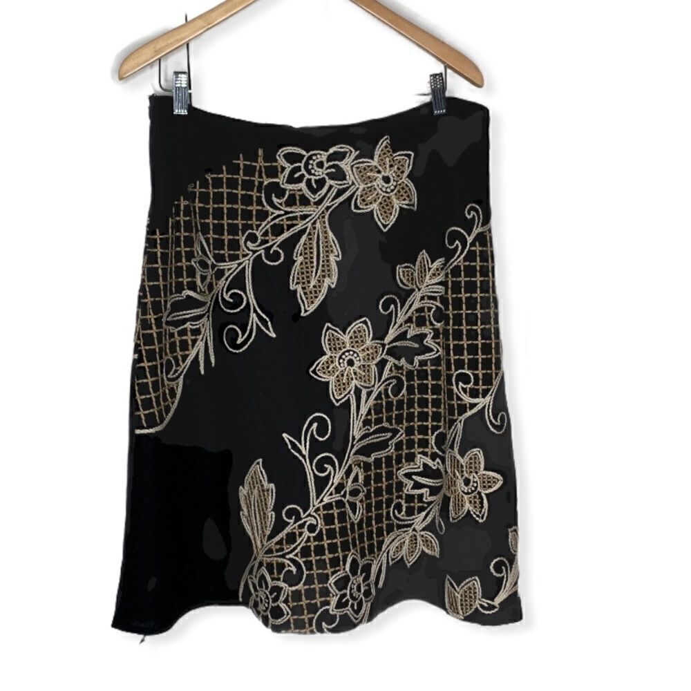 𝅺AUTOGRAPH Embroidered Skirt